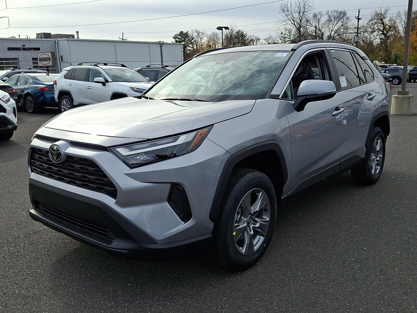 2025 Toyota RAV4 XLE photo 2