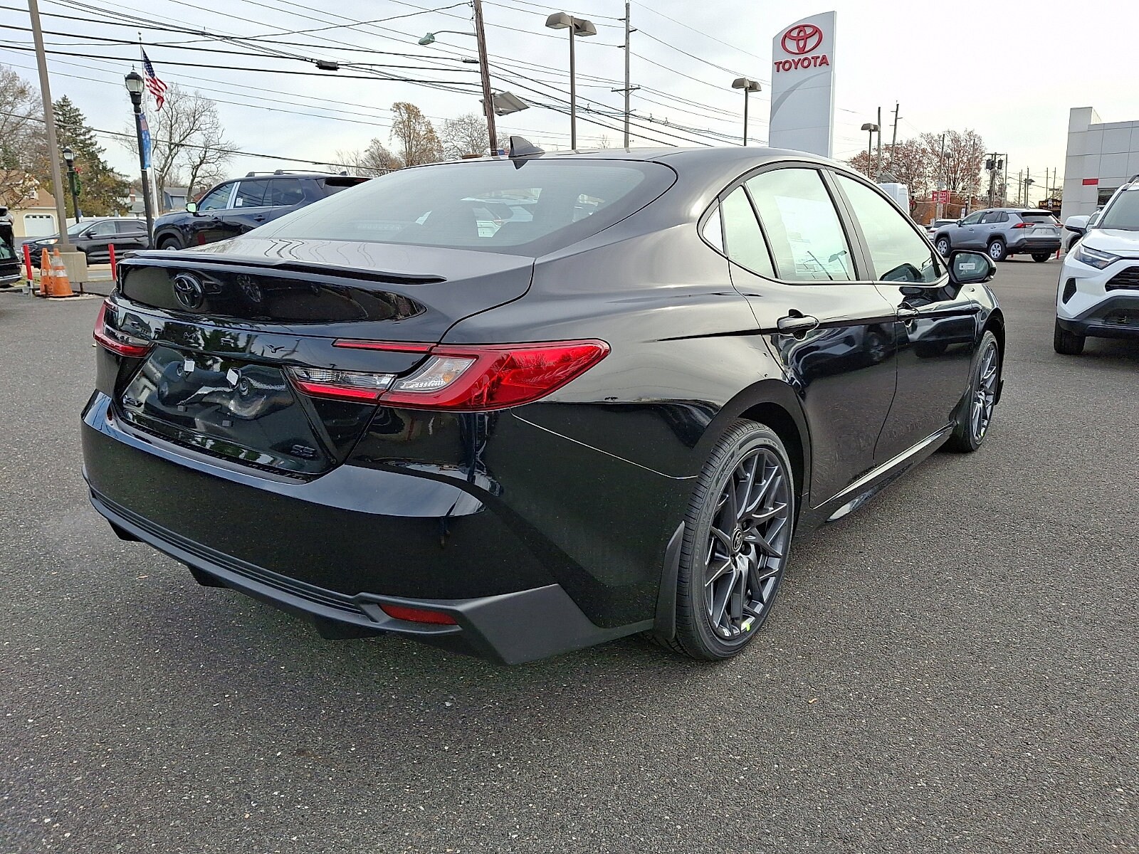 2026 Toyota Camry SE photo 4