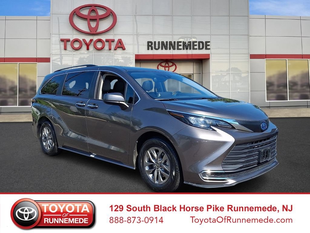 Certified 2024 Toyota Sienna XLE Passenger Van
