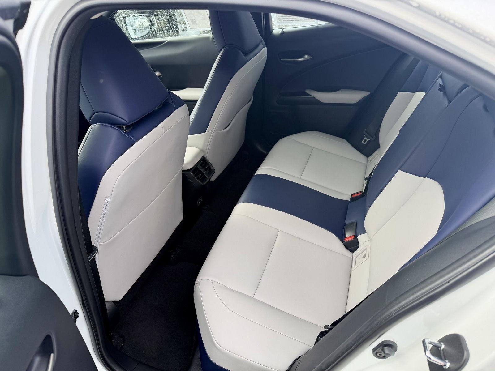 2021 Lexus UX 200 - Photo 33