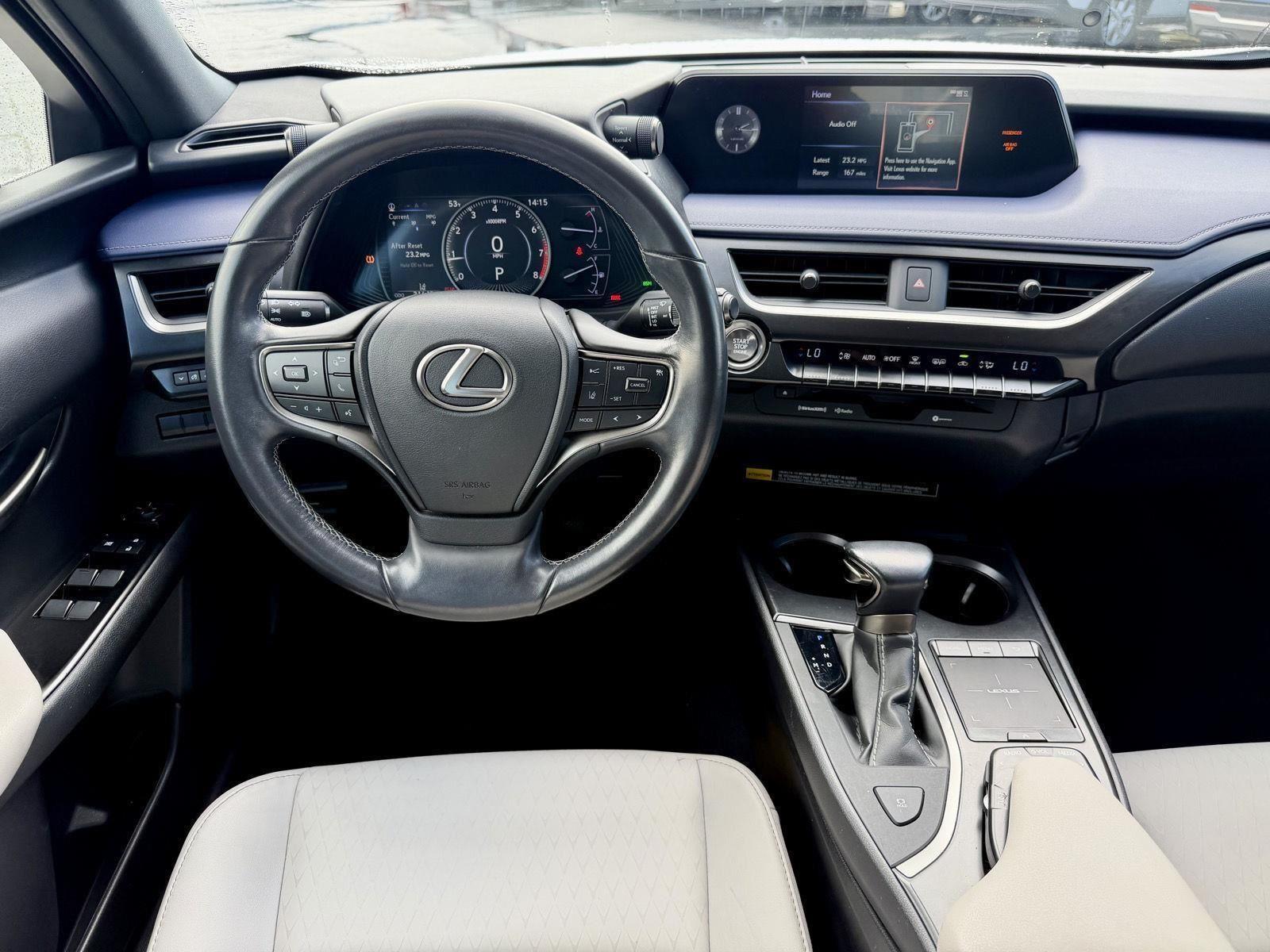 2021 Lexus UX 200 - Photo 24