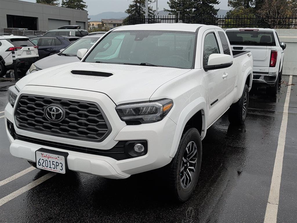 2023 Toyota Tacoma TRD Sport's photo