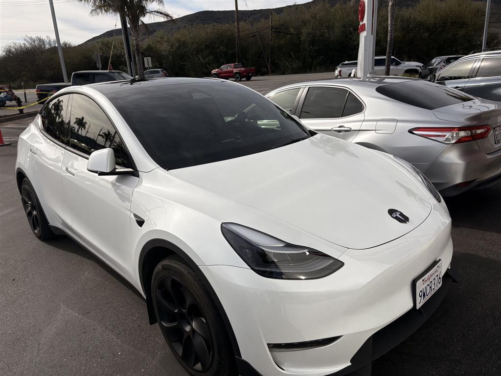 2024 Tesla Model Y Long Range's photo