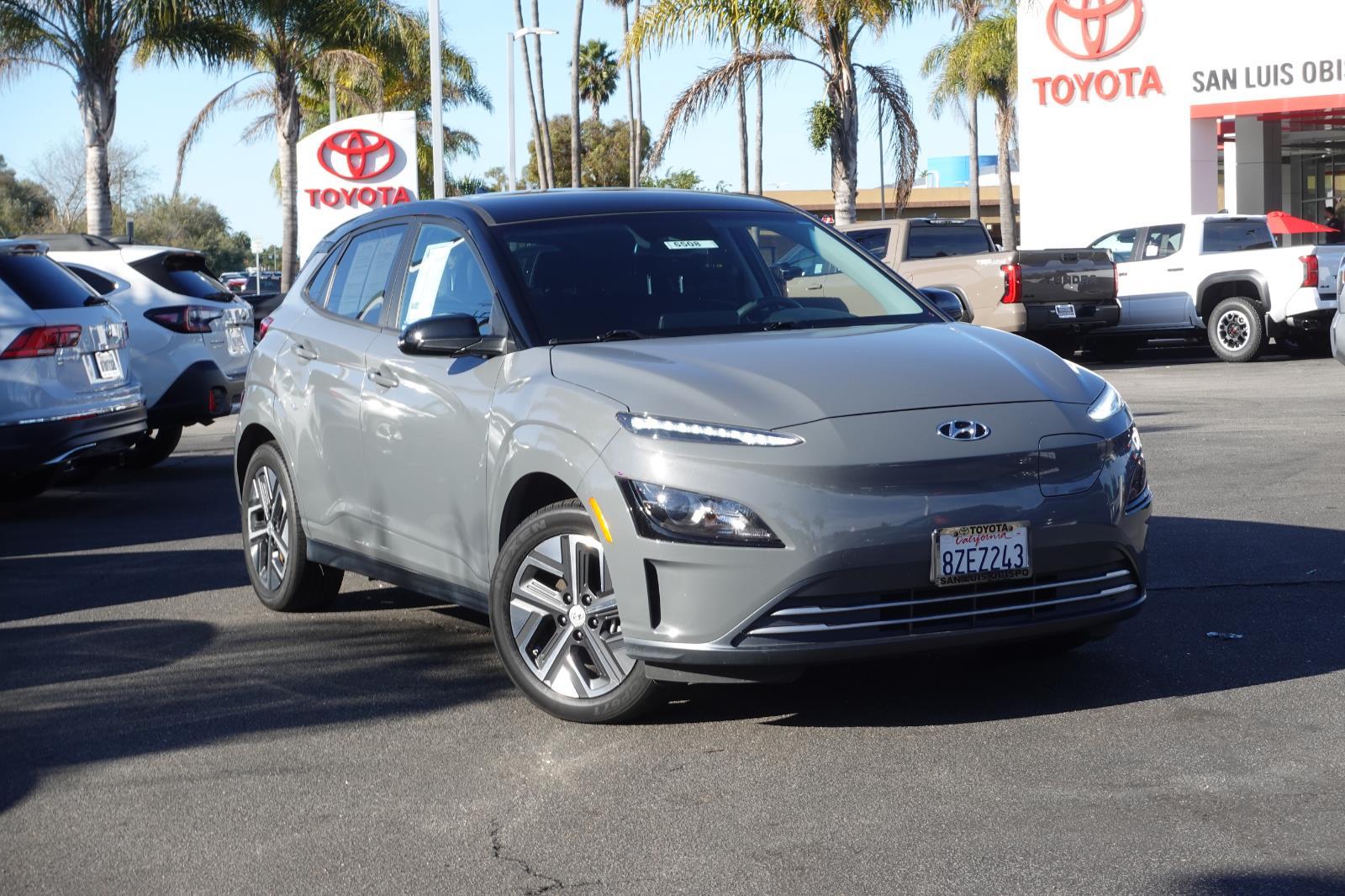 2022 Hyundai Kona EV SEL's photo