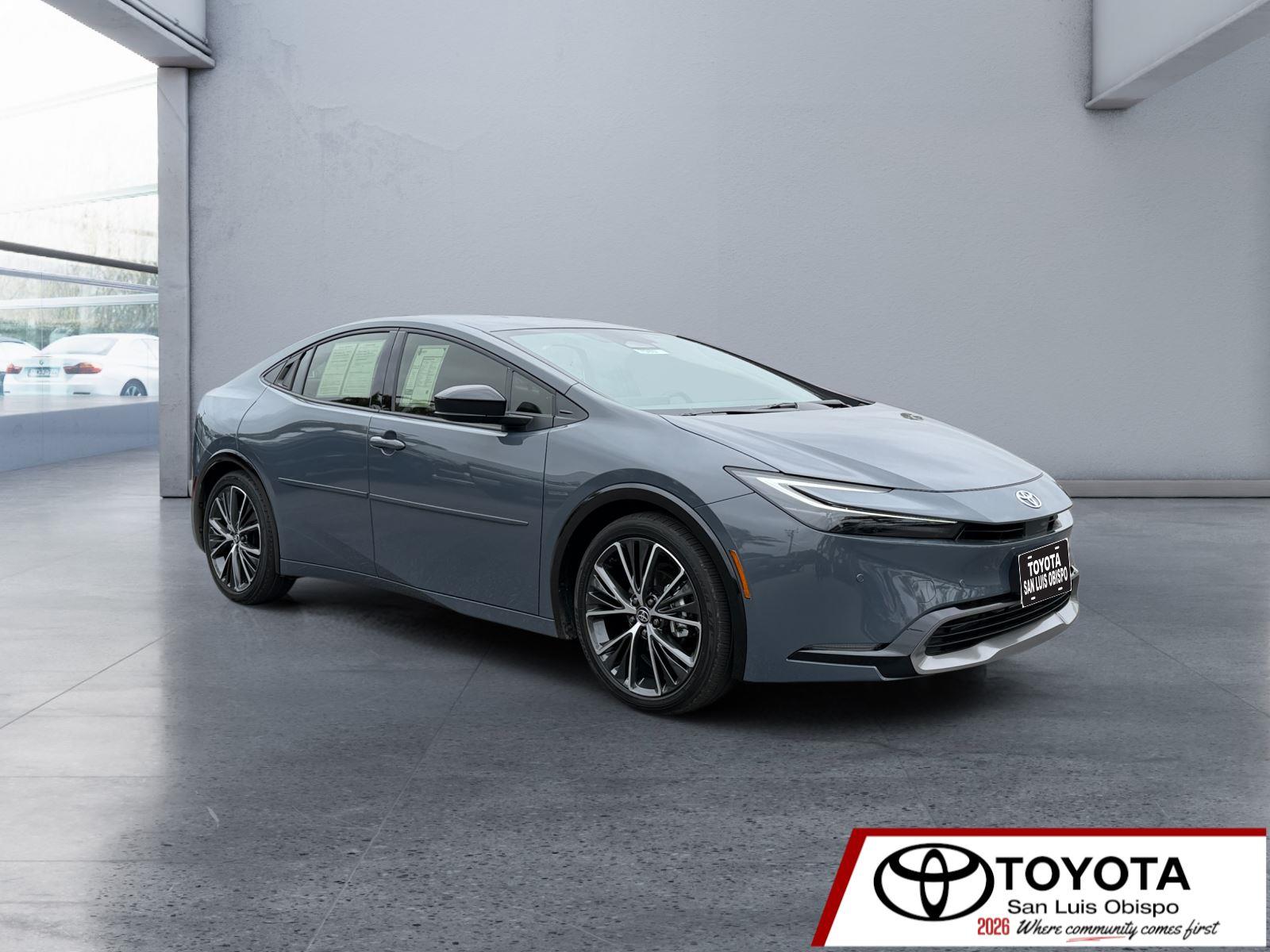 2026 Toyota Prius XLE FWD's photo