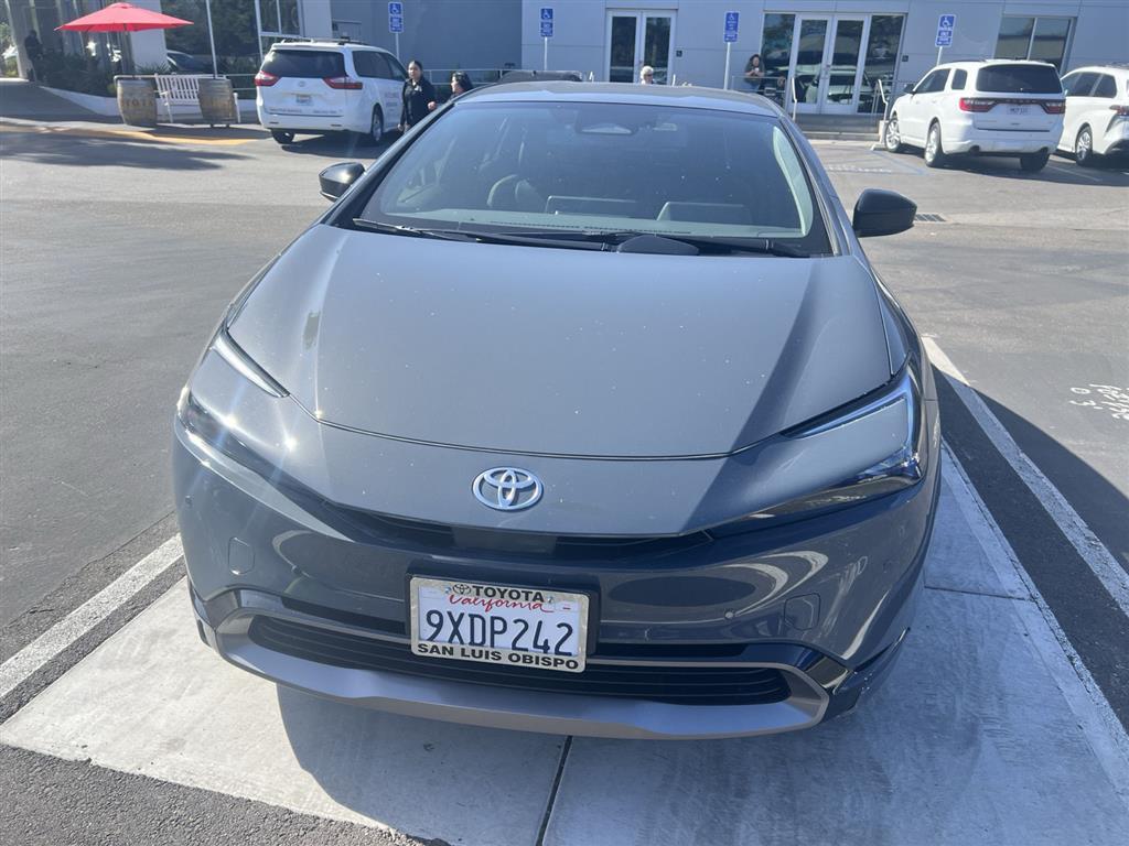 2026 Toyota Prius XLE FWD's photo