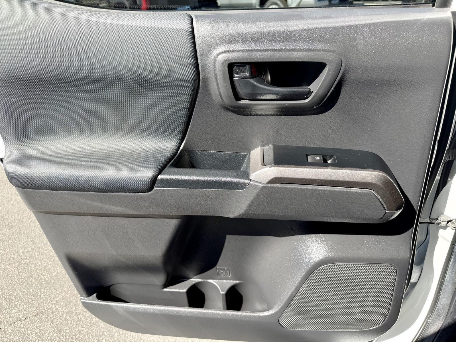 2022 Toyota Tacoma SR5 - Photo 27