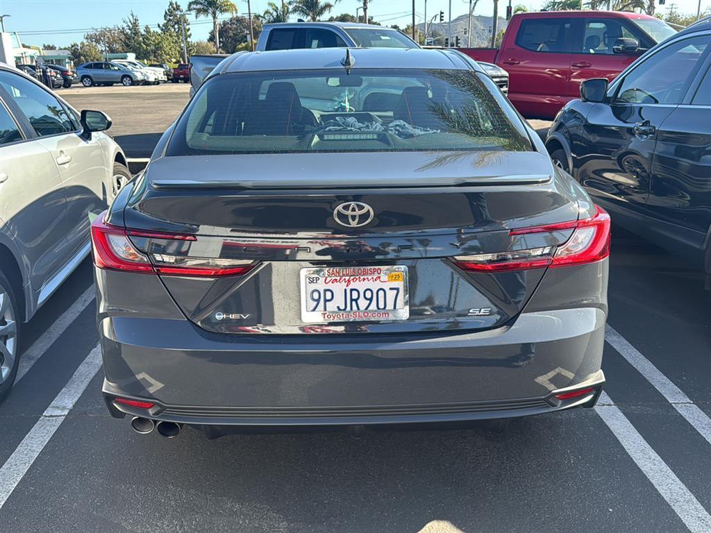 2025 Toyota Camry SE photo 3