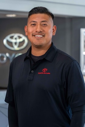 Staff member Erick Cuevas from ID_c833e90f9688