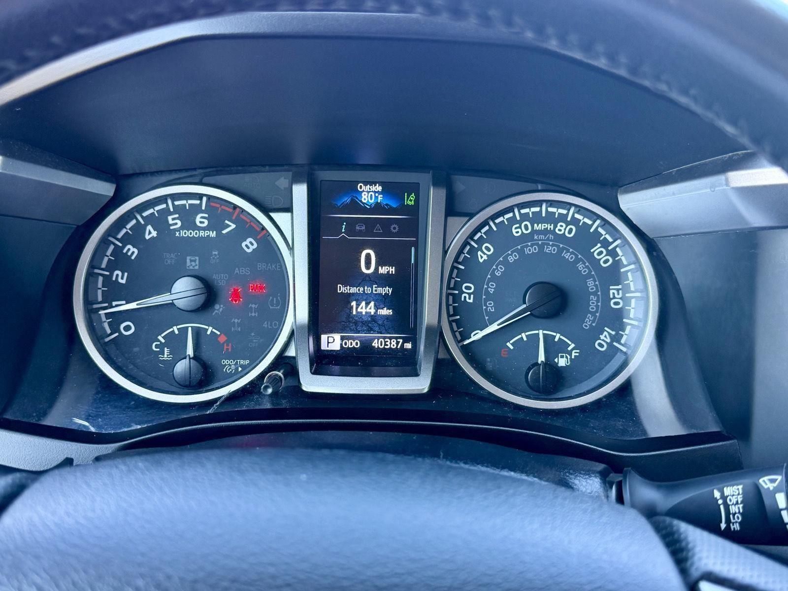 2022 Toyota Tacoma SR5 - Photo 17