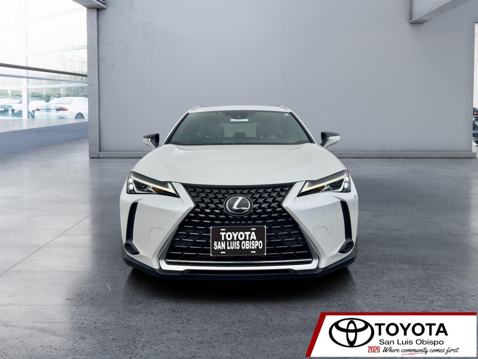 2021 Lexus UX 200 - Photo 6