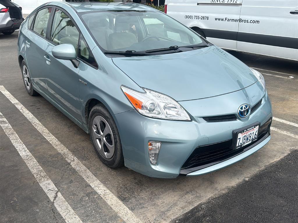 2015 Toyota Prius Three's photo