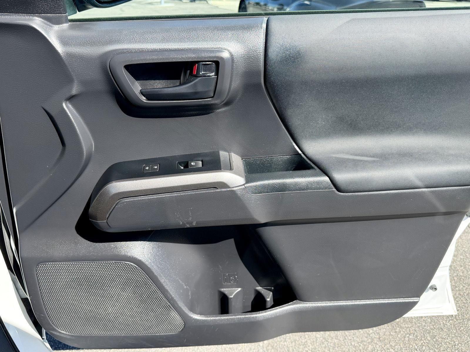 2022 Toyota Tacoma SR5 - Photo 25