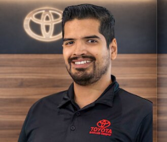 Staff member Ramon Morales from ID_c833e90f9688