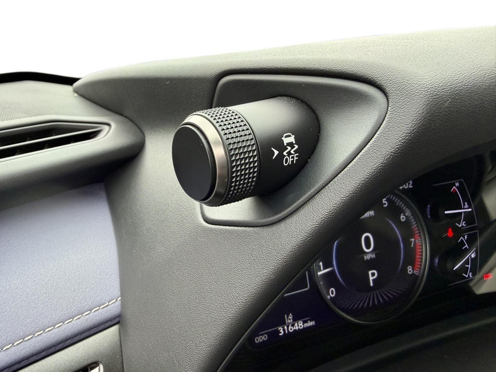 2021 Lexus UX 200 - Photo 15