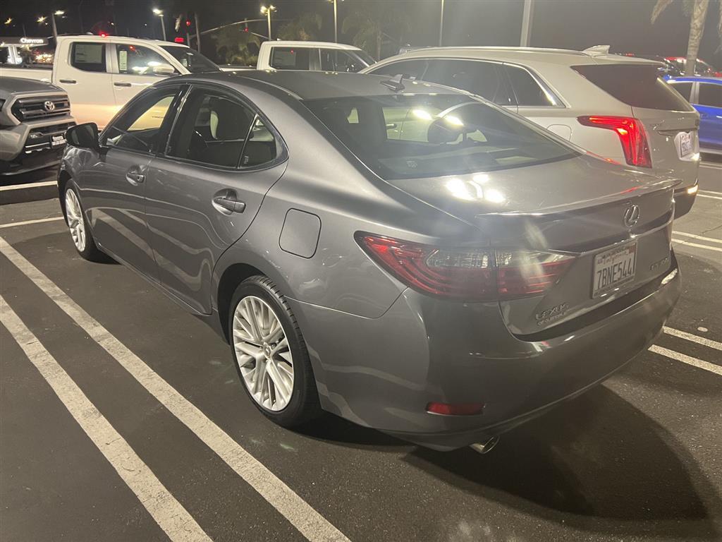 2013 Lexus ES 350 photo 2