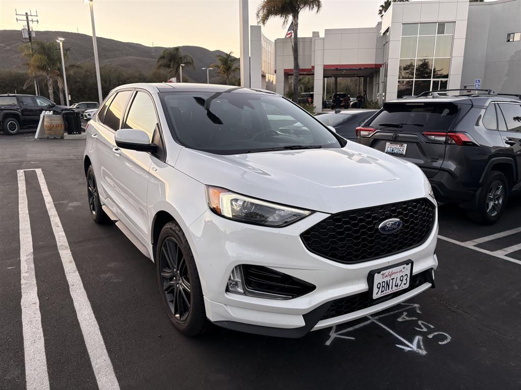 2022 Ford Edge ST-Line photo 2