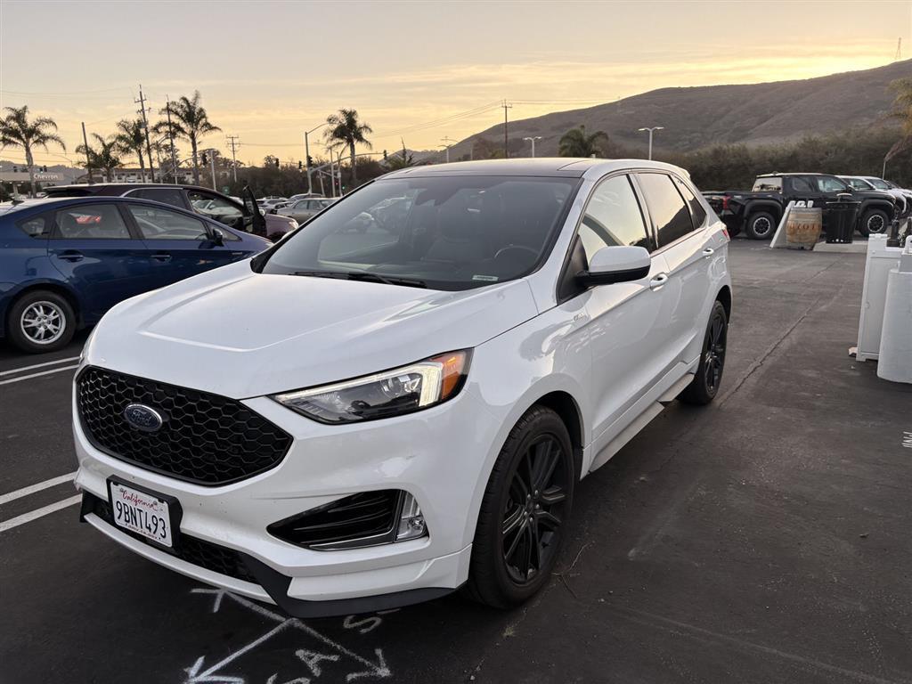 2022 Ford Edge ST-Line's photo