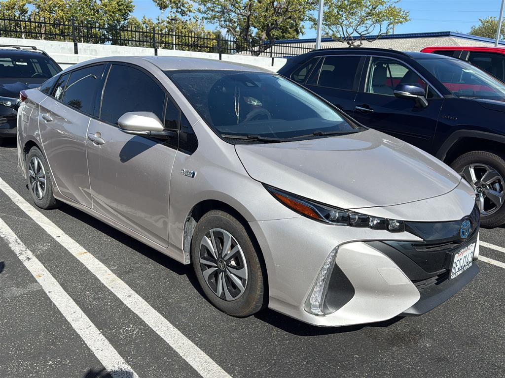 2018 Toyota Prius Prime Plus's photo