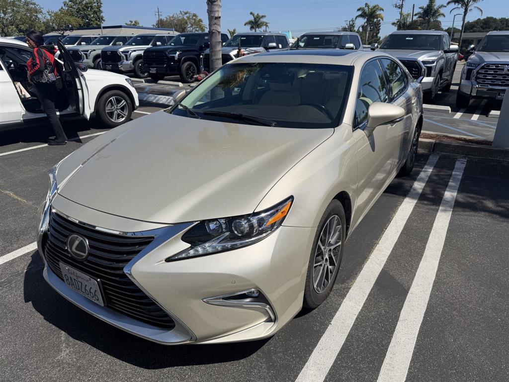 2017 Lexus ES 350 350's photo