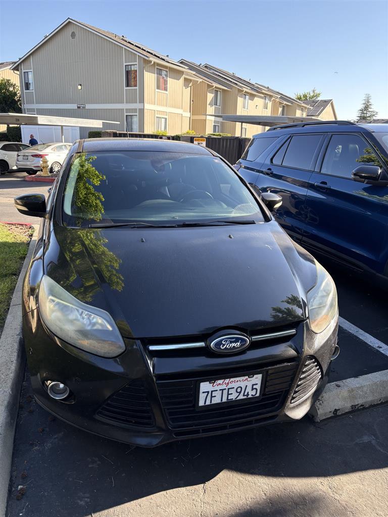 2012 Ford Focus 5 Door Hatch Titanium's photo