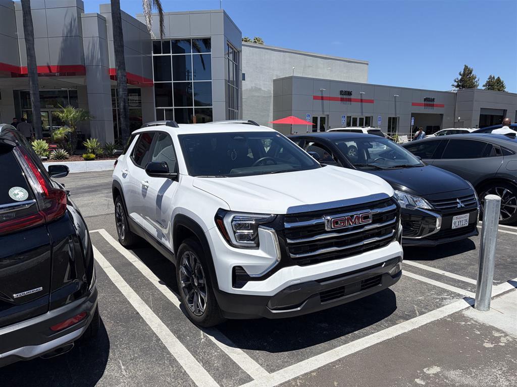 2025 GMC Terrain Elevation AWD's photo