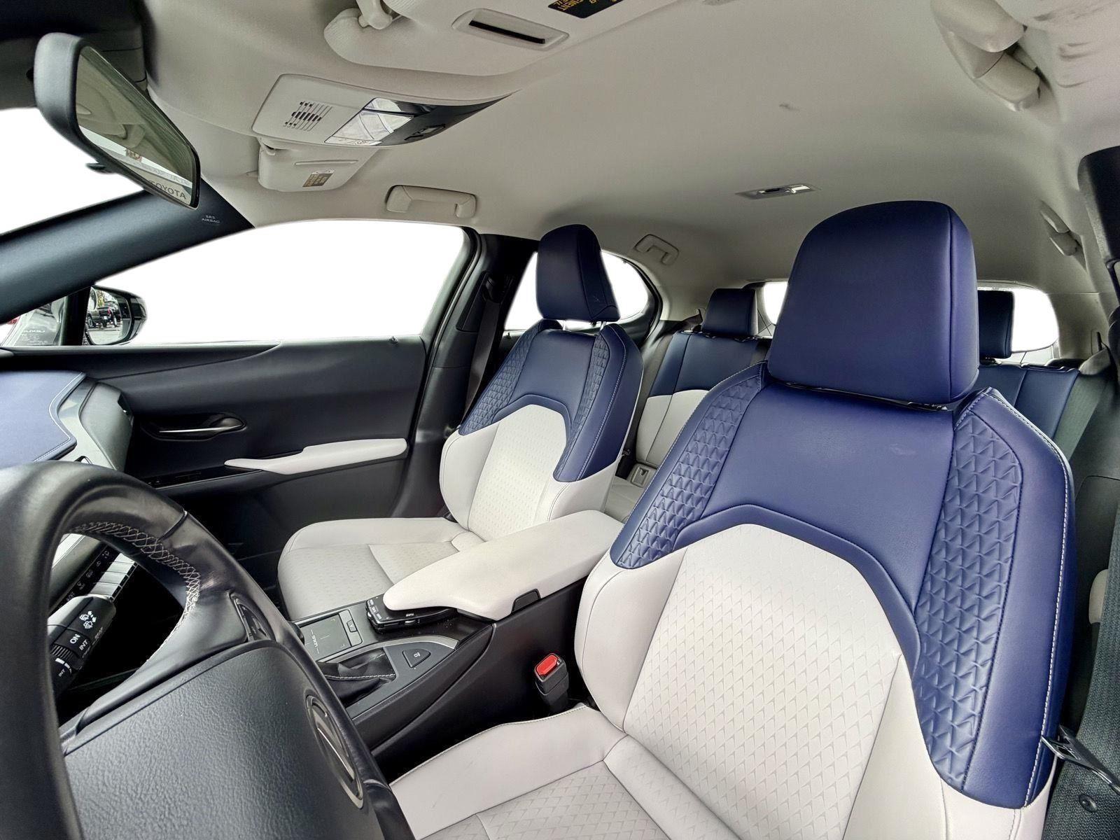 2021 Lexus UX 200 - Photo 11