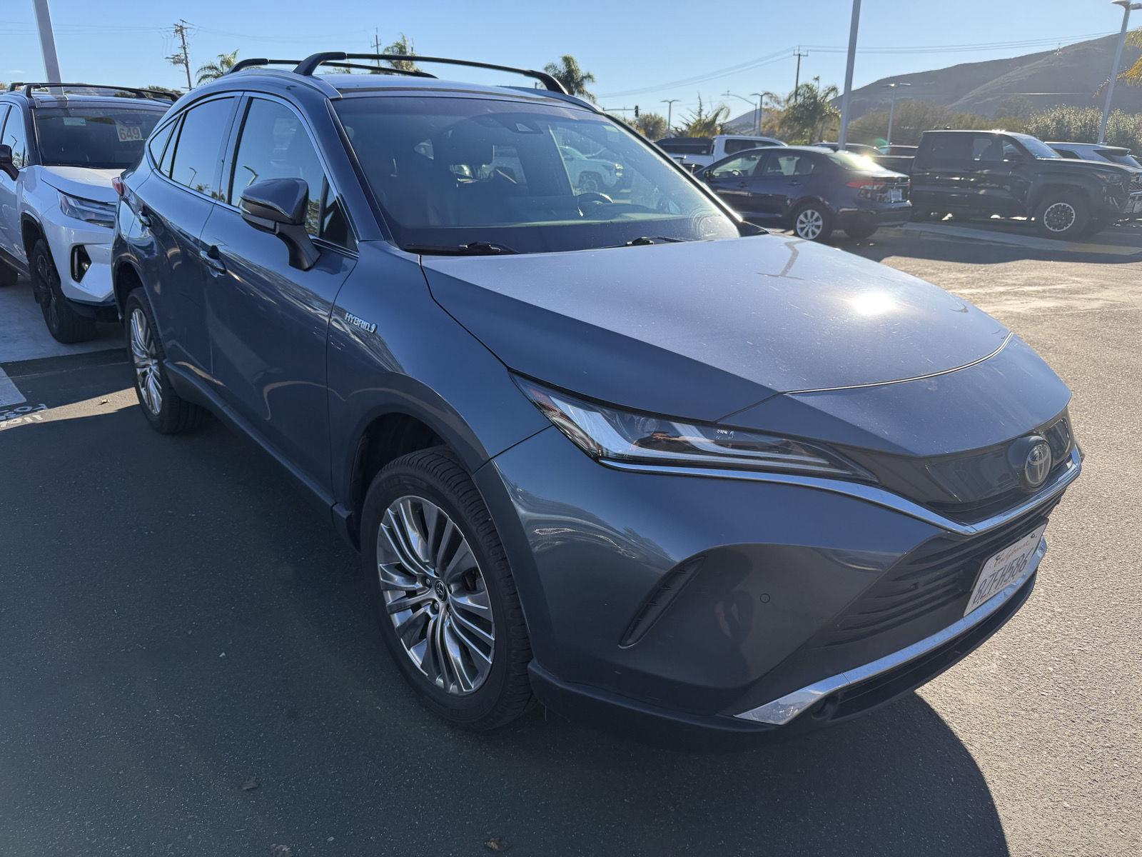 2021 Toyota Venza XLE photo 2