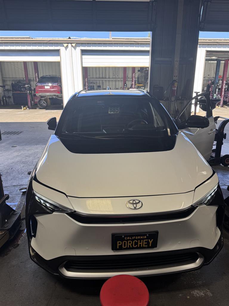 2024 Toyota bZ4X Limited photo 3