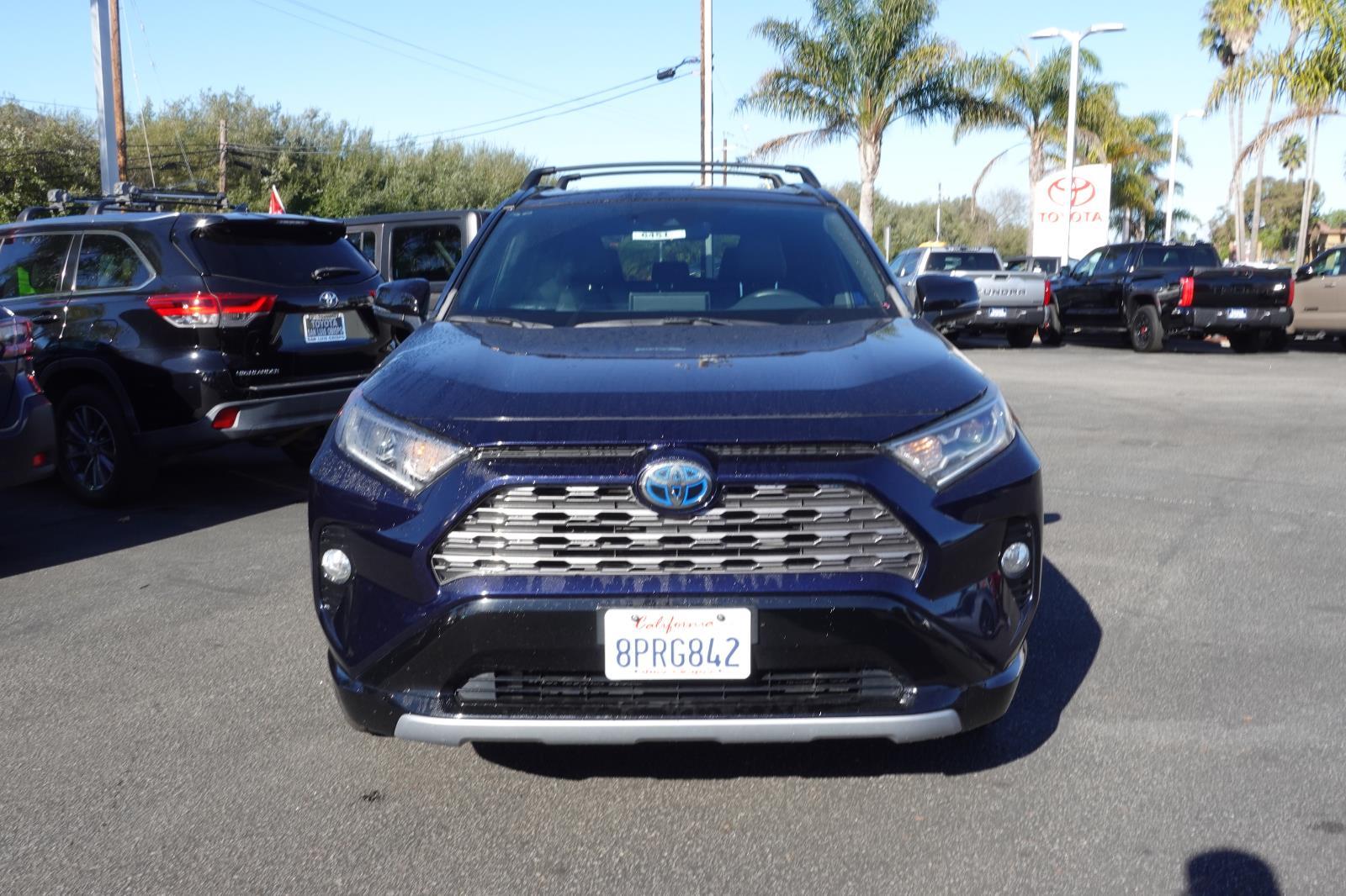 2020 Toyota RAV4 Hybrid XSE photo 2