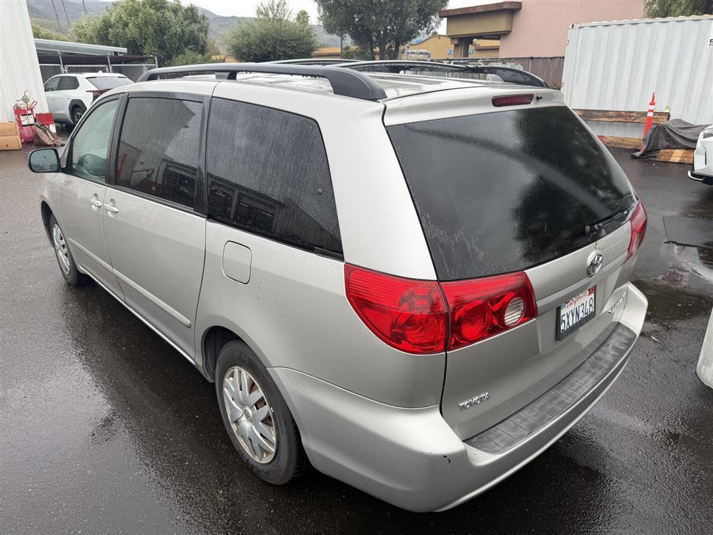 2006 Toyota Sienna LE