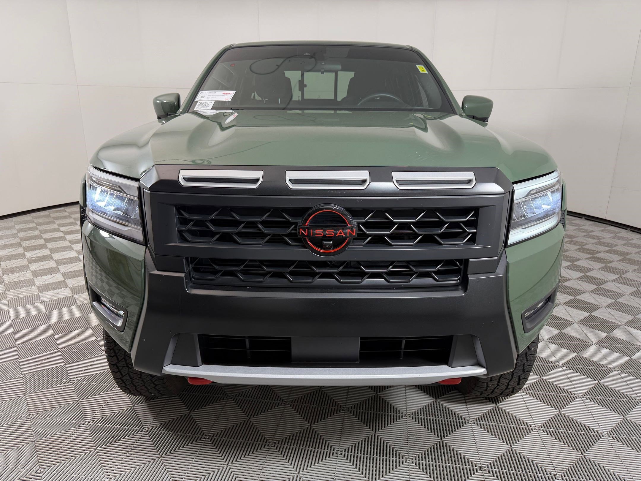 Frontier PRO-4X Truck Crew Cab