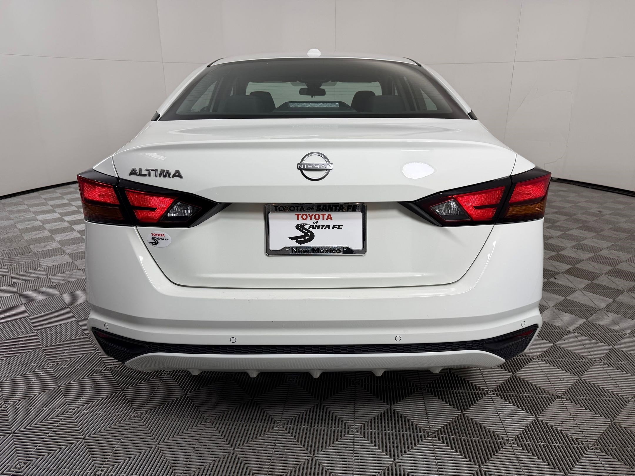 2025 Nissan Altima SV - Photo 9