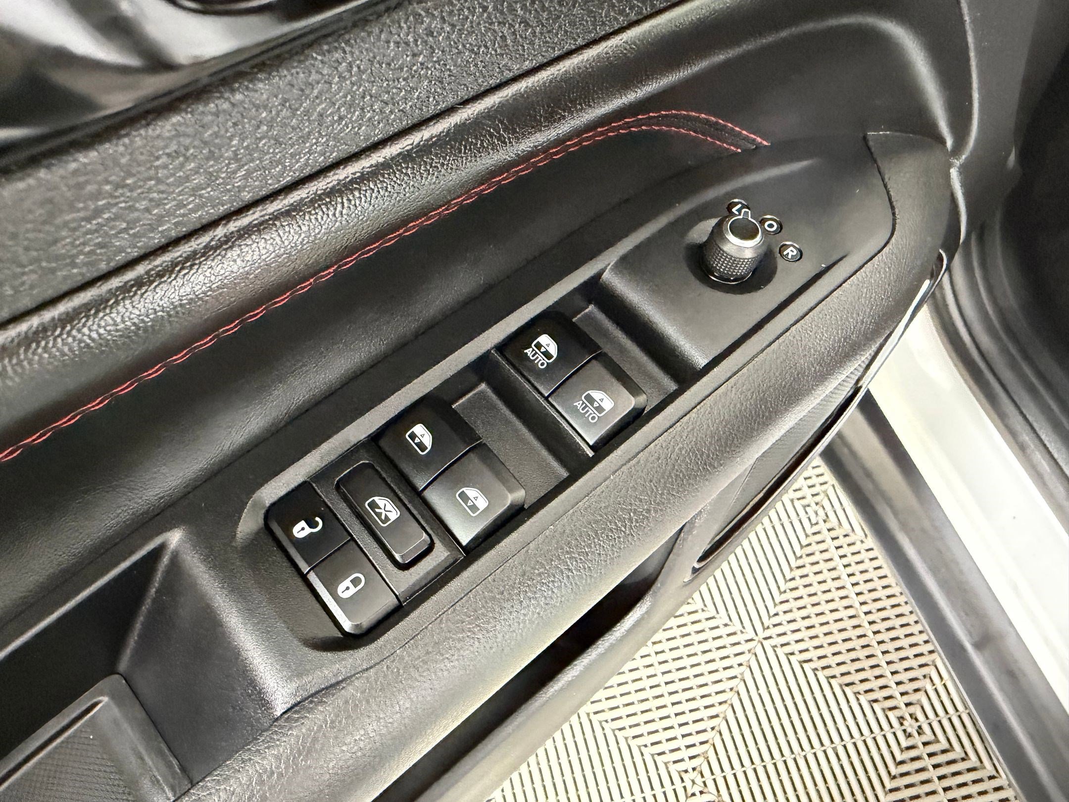 2025 Jeep Compass Trailhawk - Photo 11