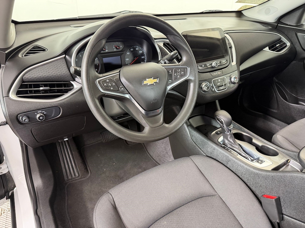 Used 2025 Chevrolet Malibu LS Sedan