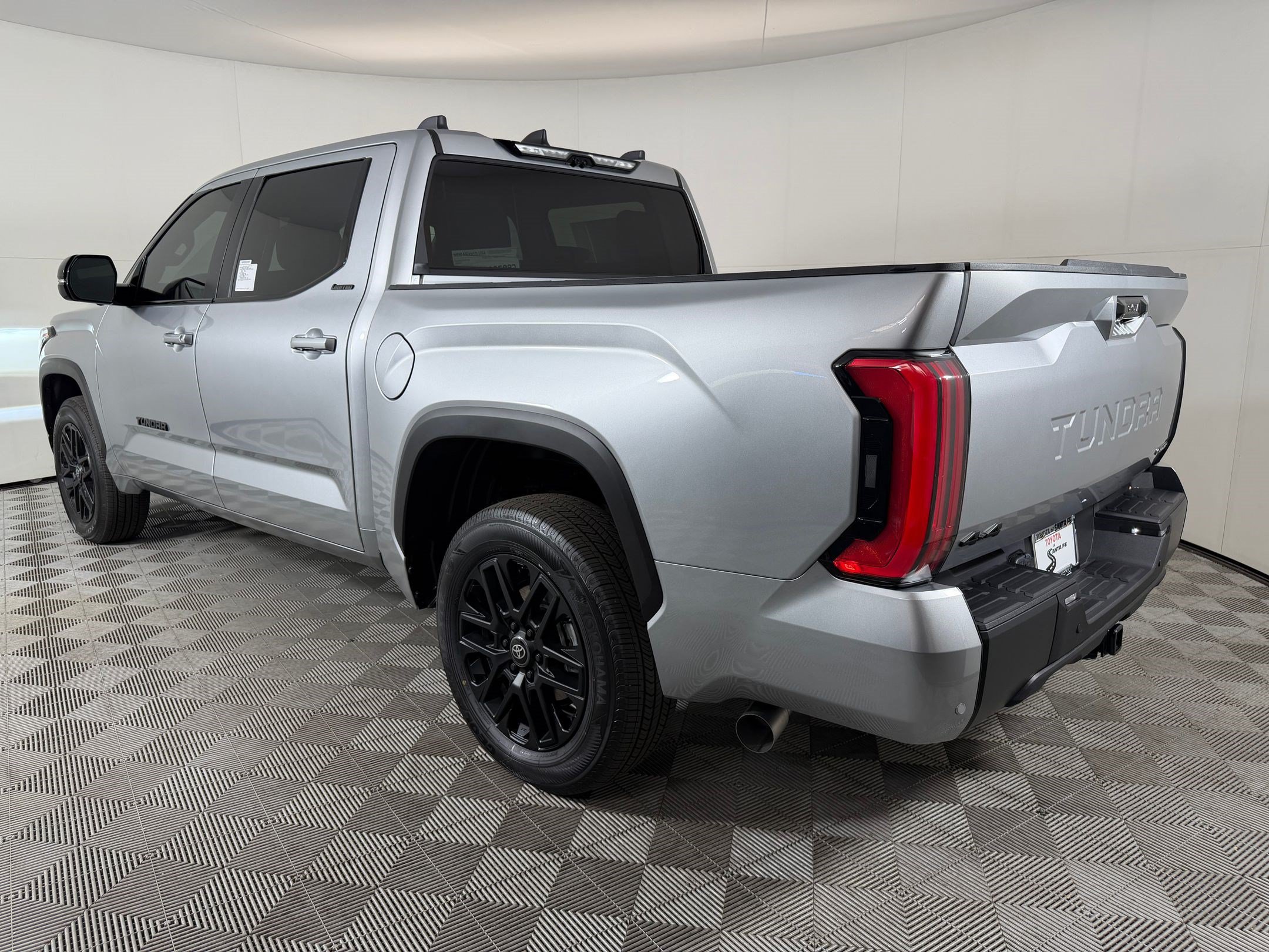 2026 Toyota Tundra Limited - Photo 3