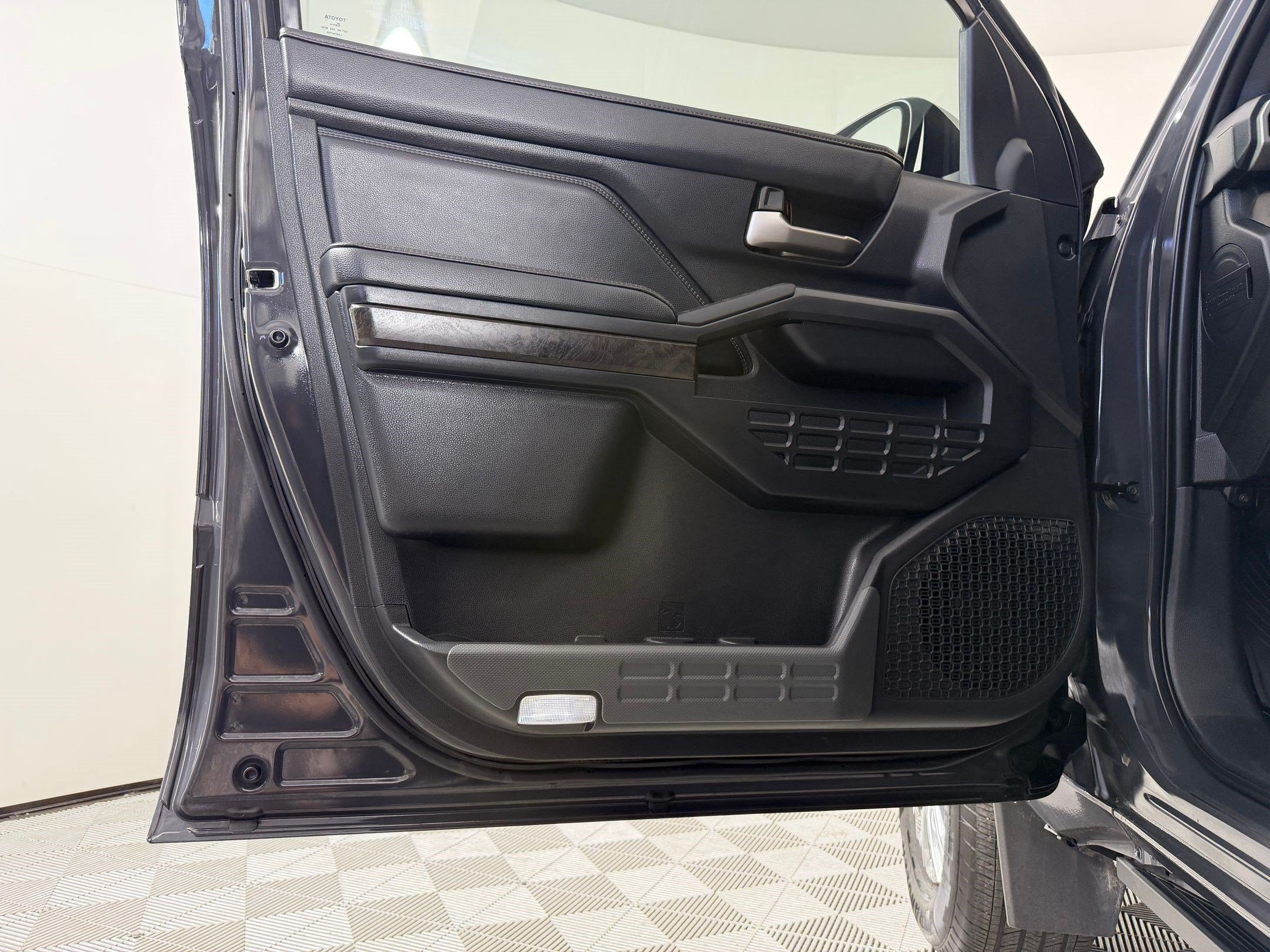 2025 Toyota Tacoma Limited - Photo 13