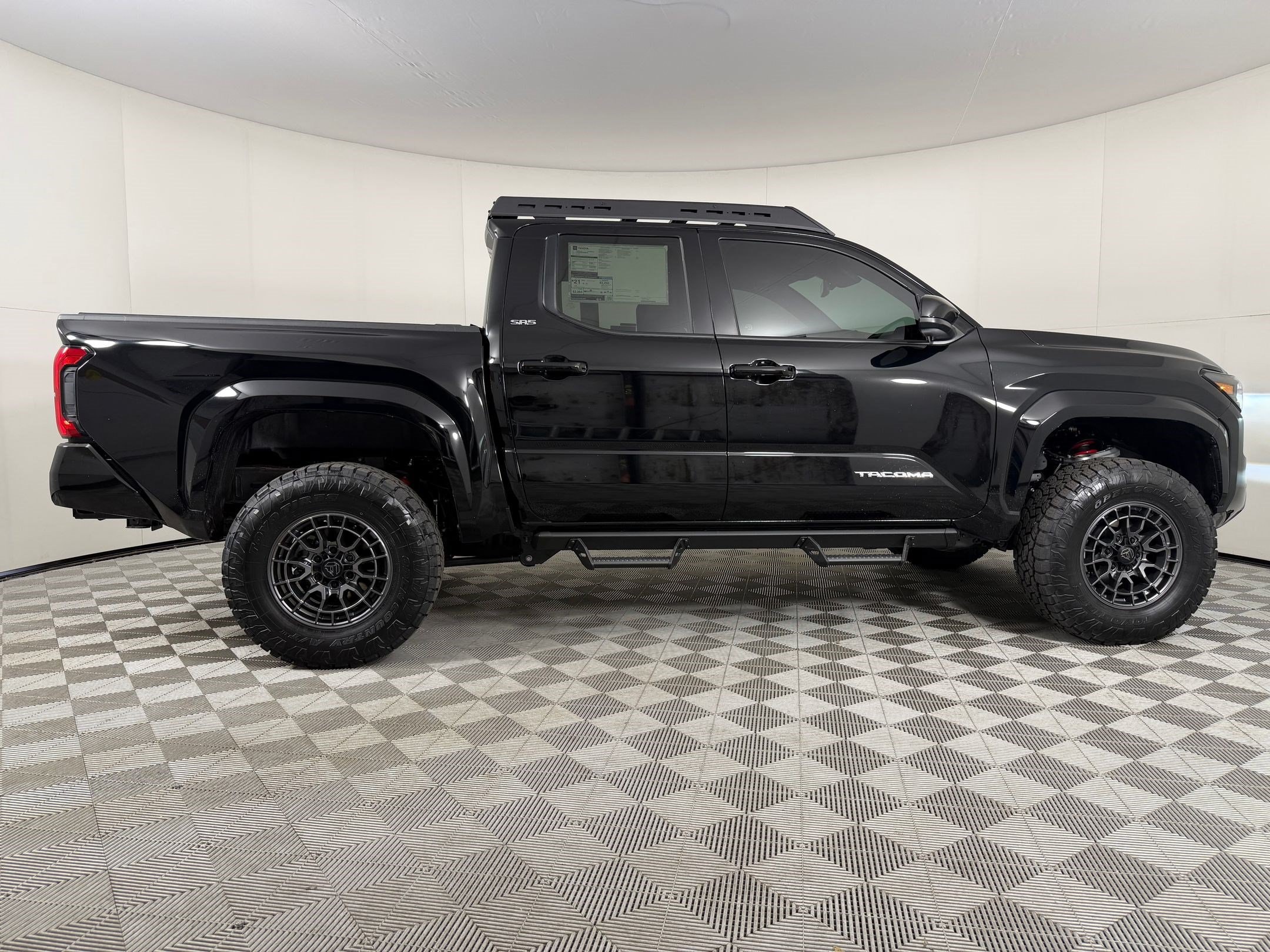 2026 Toyota Tacoma SR5 - Photo 7