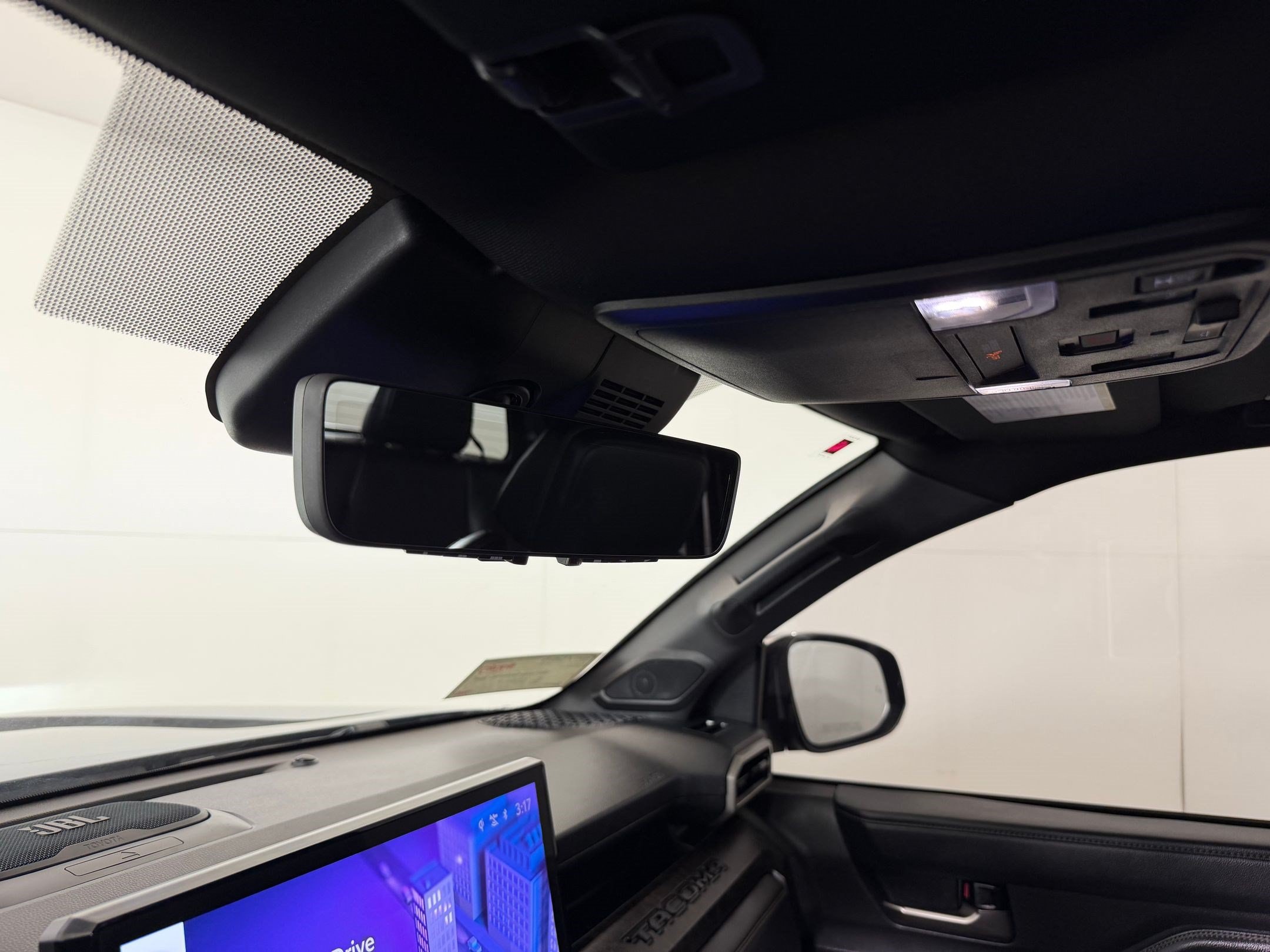 2025 Toyota Tacoma Limited - Photo 28