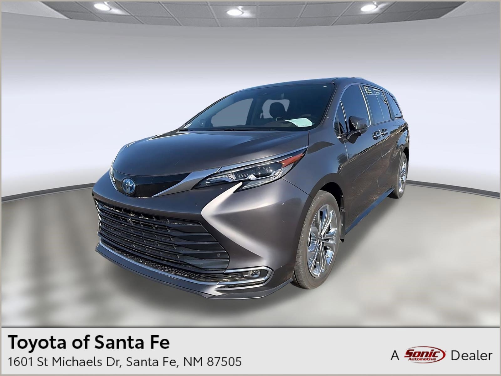 2024 Toyota Sienna Platinum 7-Passenger Hybrid FWD's photo