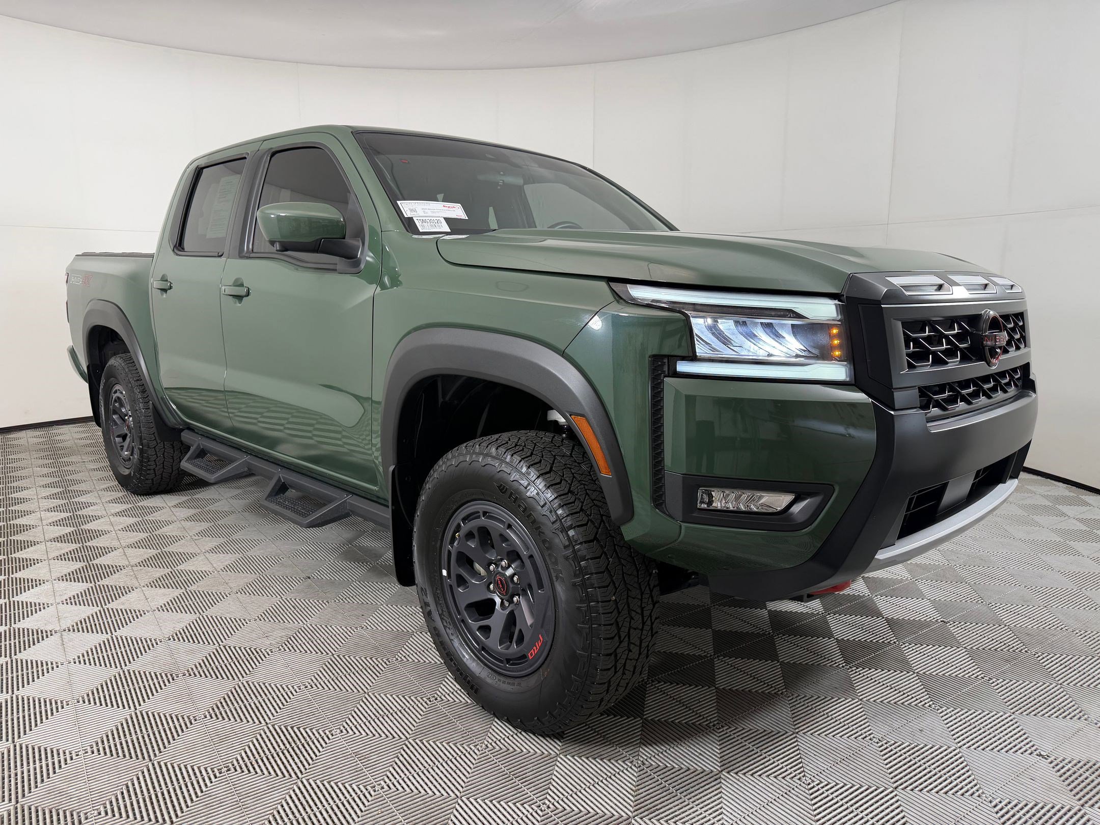 Frontier PRO-4X Crew Cab 4x4 PRO-4X