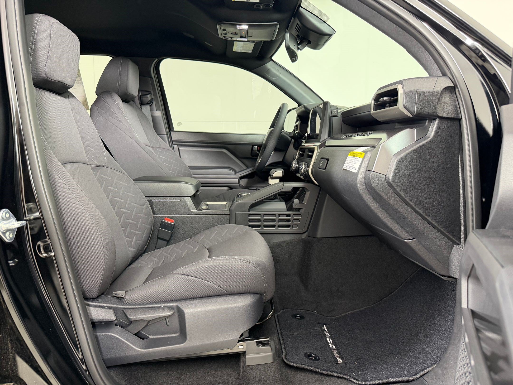 2026 Toyota Tacoma SR5 - Photo 27