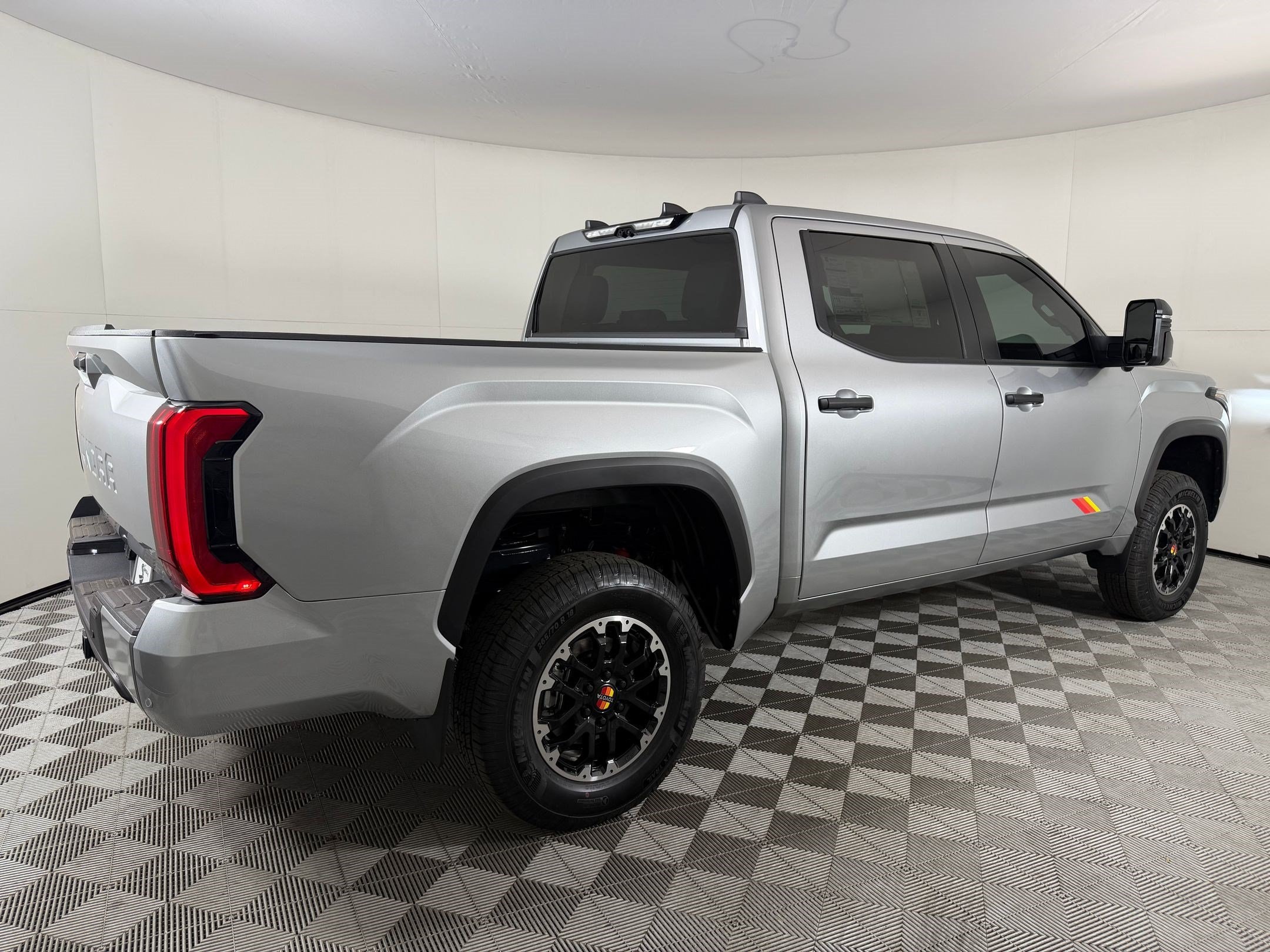 2026 Toyota Tundra SR5 - Photo 8