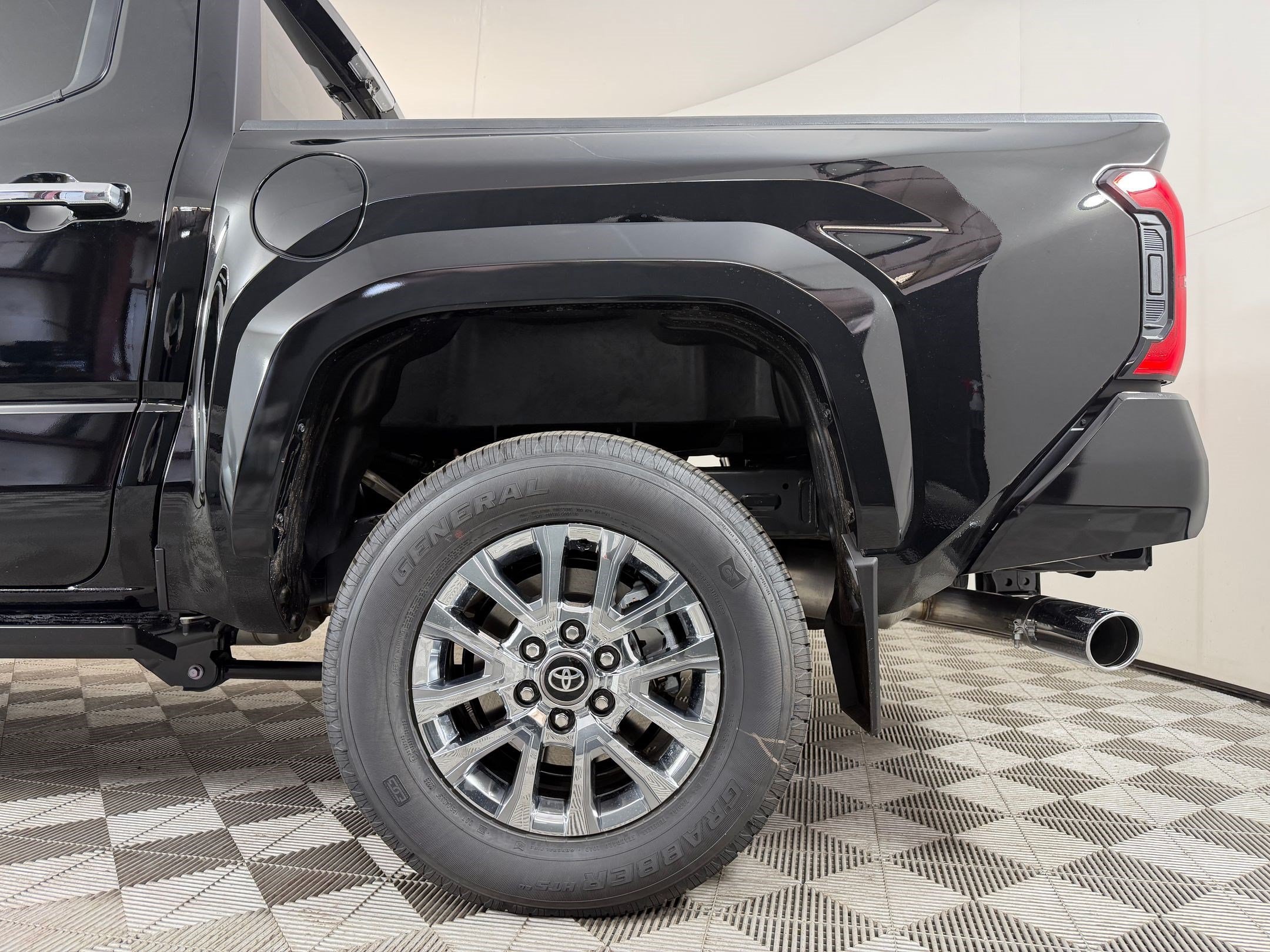 2026 Toyota Tacoma Limited - Photo 28