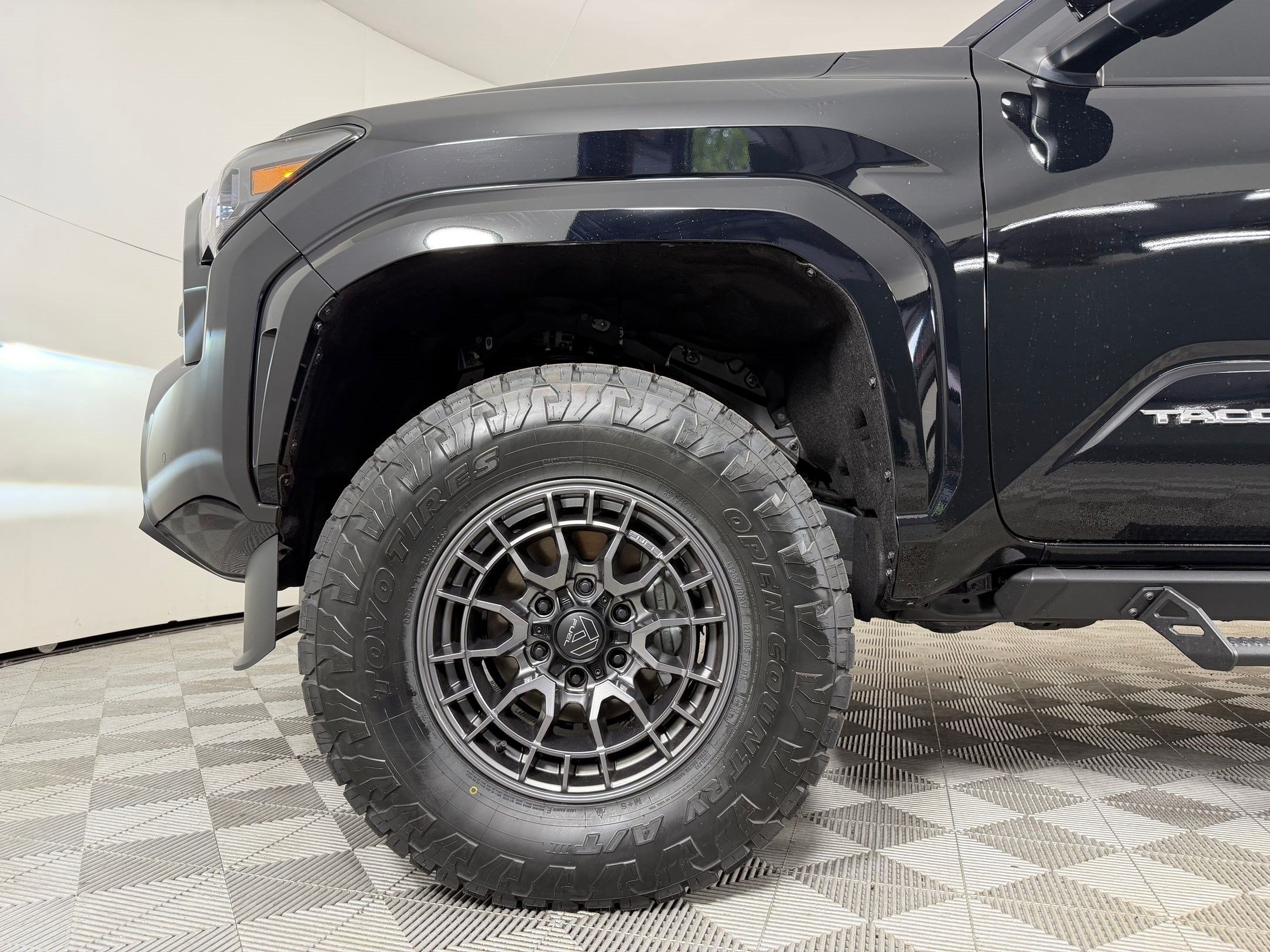 2026 Toyota Tacoma SR5 - Photo 10
