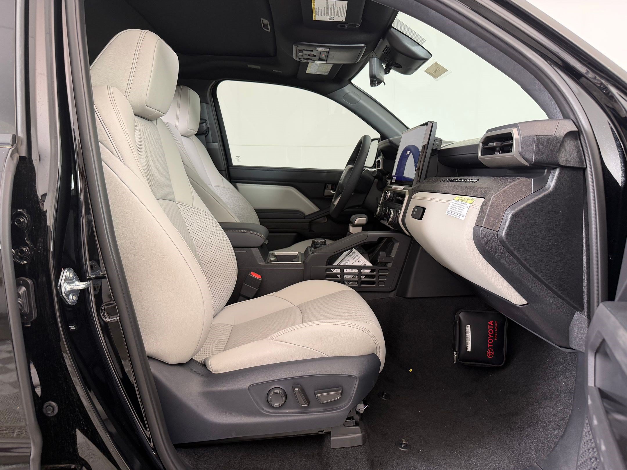 2026 Toyota Tacoma Limited - Photo 22