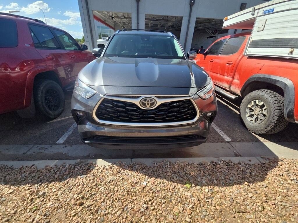 Used 2020 Toyota Highlander XLE AWD XLE AWD