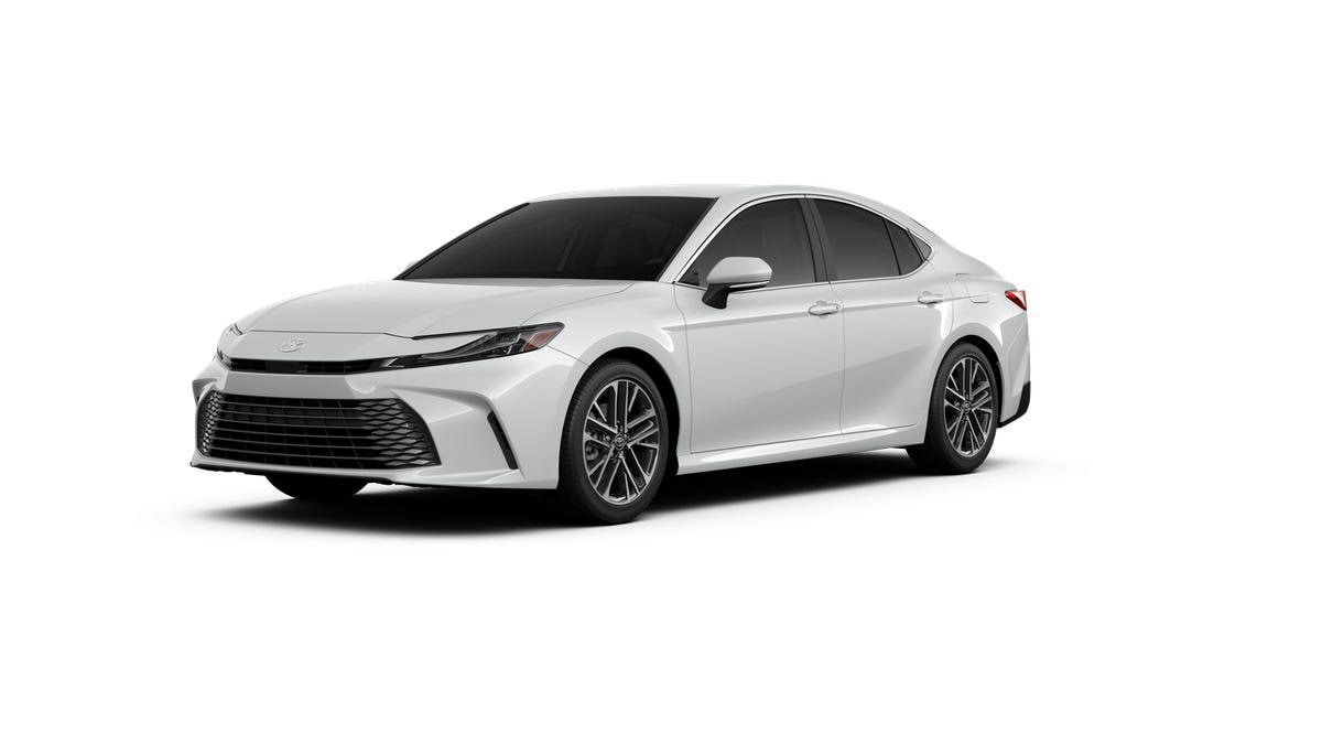 2026 Toyota Camry XLE Hybrid's photo