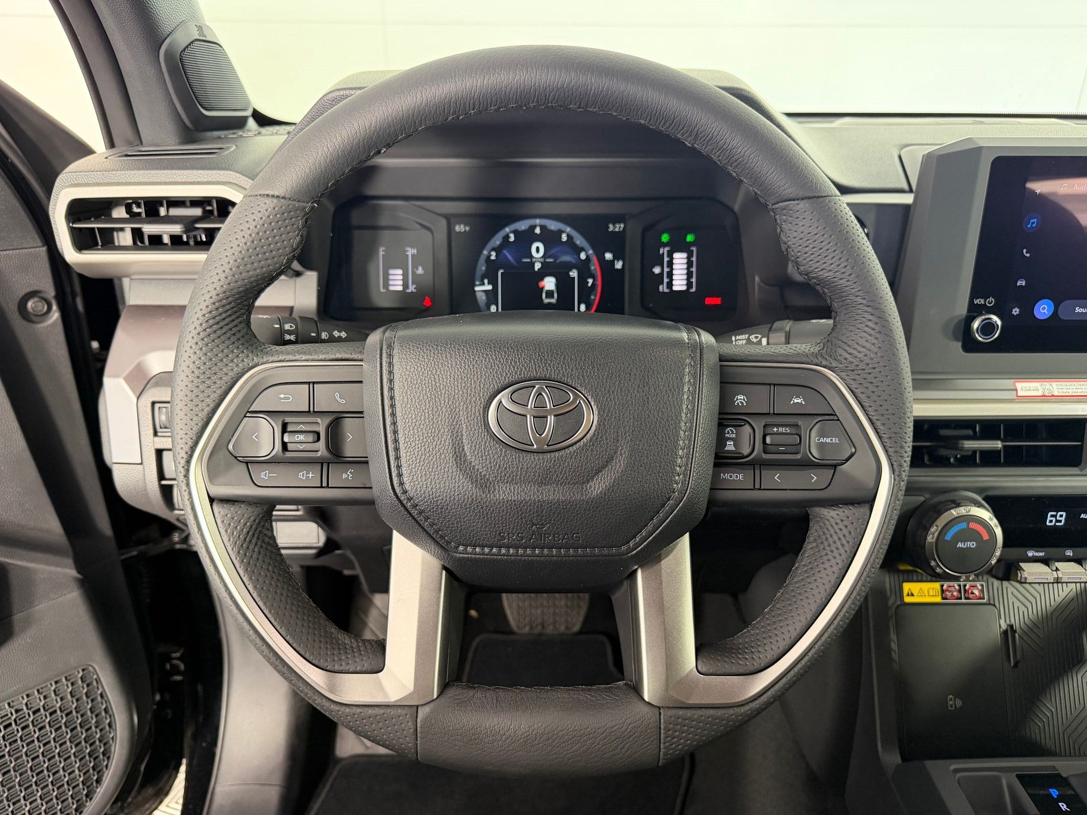 2026 Toyota Tacoma SR5 - Photo 14