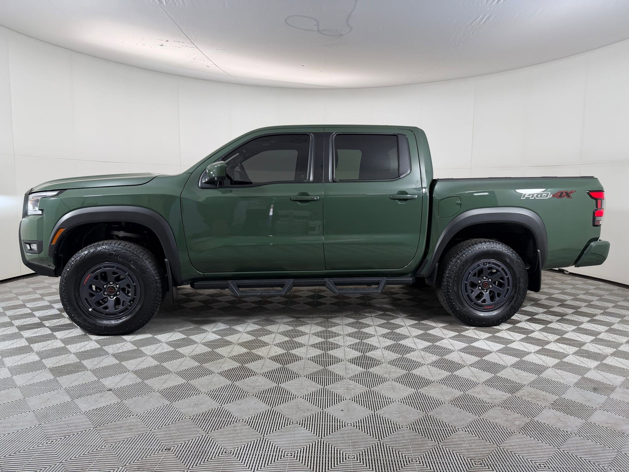 Frontier PRO-4X Crew Cab 4x4 PRO-4X